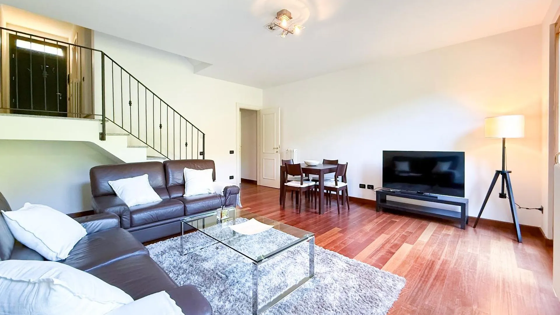 Dimora Larianda - Private Parking And Garden Villa Laglio Feriehus