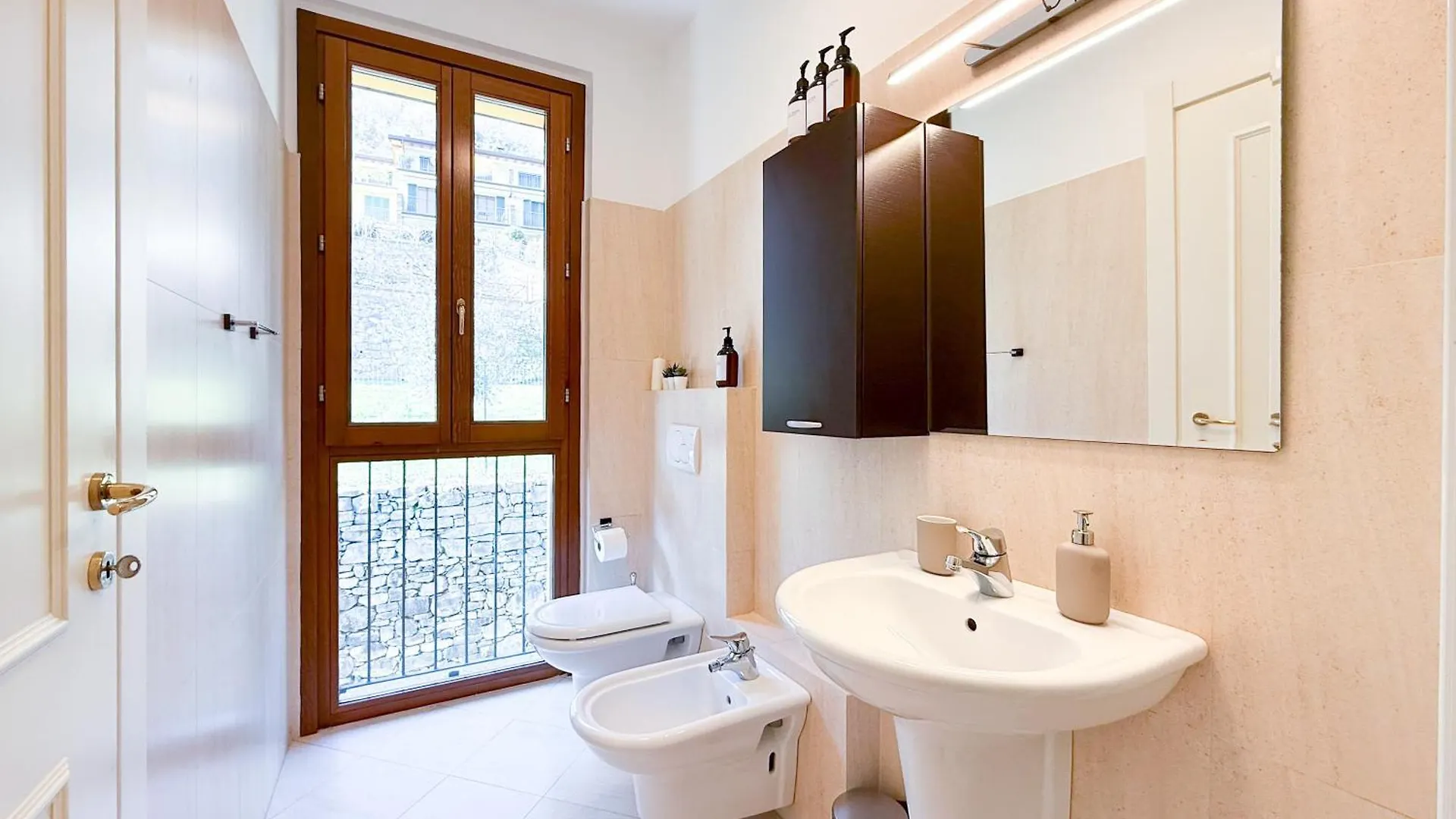 Dimora Larianda - Private Parking And Garden Villa Laglio
