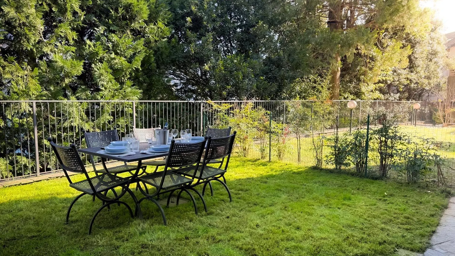 Dimora Larianda - Private Parking And Garden location